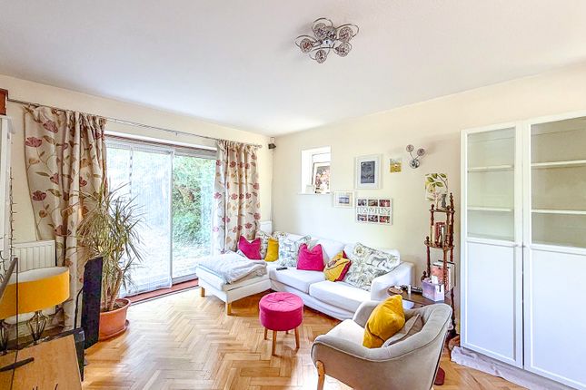 53, Pinn Way, Ruislip photo 4