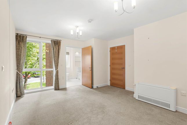 105 Margaret Court, Main Street, Stratford-Upon-Avon photo 2