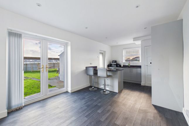 Harbour Way, Milford Haven photo 3