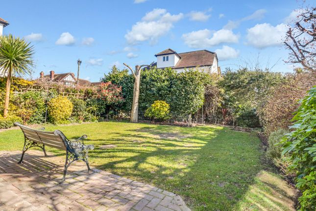 224, Thorpe Hall Avenue, Thorpe Bay photo 2