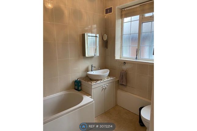 Tolcarne Drive, Pinner photo 3