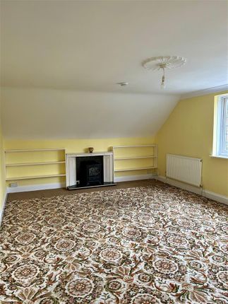 Flat to rent in Anton Road, Andover