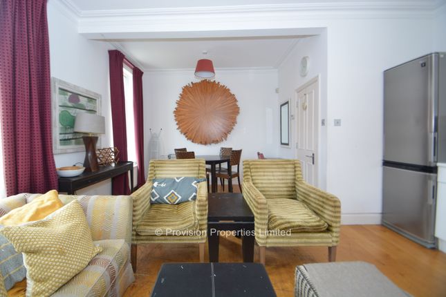 Regent Park Avenue, Hyde Park photo 2