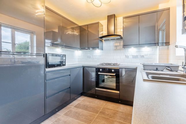 77, Broadoaks, Greater Manchester photo 4