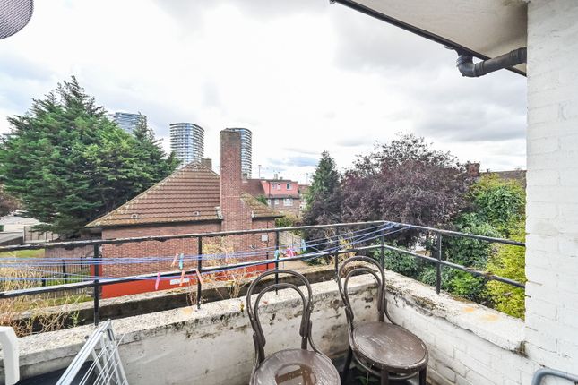 Fendt Close, Canning Town photo 4