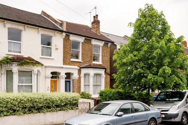 Flat to rent in Ondine Road, Peckham Rye
