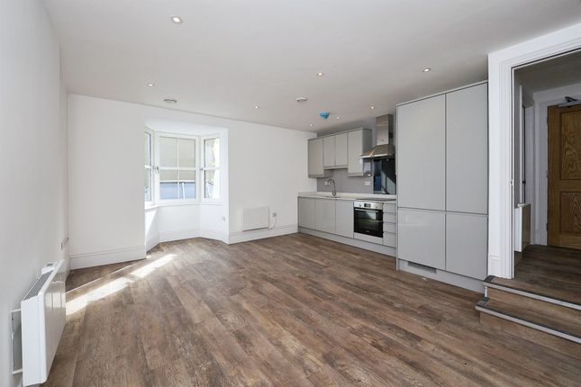 Flat for sale in High Street, Thornbury, Bristol