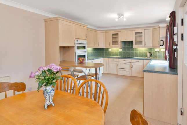6, West Lynn Grove, West Linton photo 4
