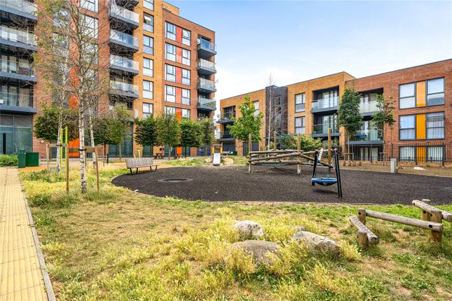 31 Ipswich Court,, Copley Close, London photo 4