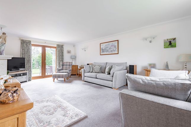 6 Oaklands Drive, Great Yarmouth photo 4