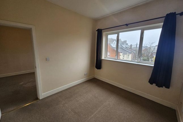 Flat to rent in Sea Road, Boscombe, Bournemouth