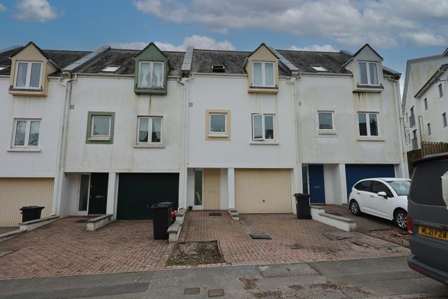 Thumbnail Town house for sale in Trevail Way, St Austell