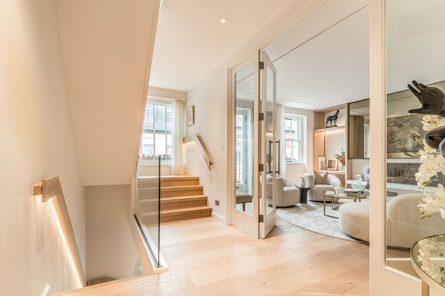 Mews house for sale in Grosvenor Crescent Mews, Belgravia