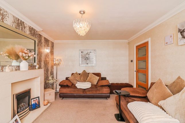 30, Easedale Drive, Southport photo 4