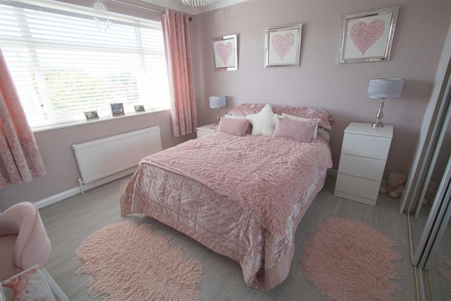 7, Stuart Way, Billericay photo 4