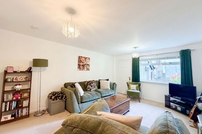 40 Kirkton Road, Glasgow photo 4