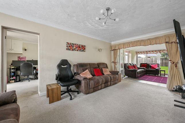 Detached house for sale in Butlers Close, Broomfield, Chelmsford