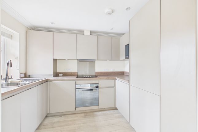 Flat 3, 82b Portlock Road, Maidenhead photo 2