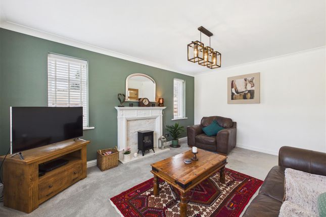 3, Holmesfield Road, Dronfield photo 4
