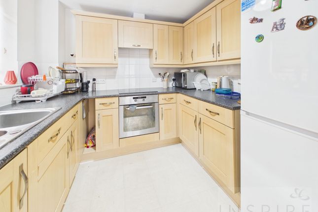 43 Commonwealth Drive, Crawley photo 4
