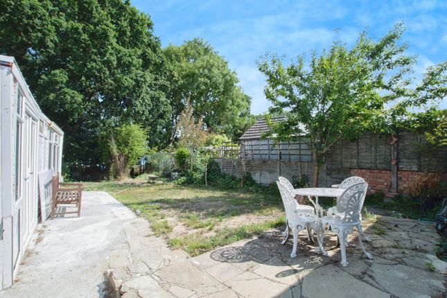 32, Cudnell Avenue, Bournemouth photo 2