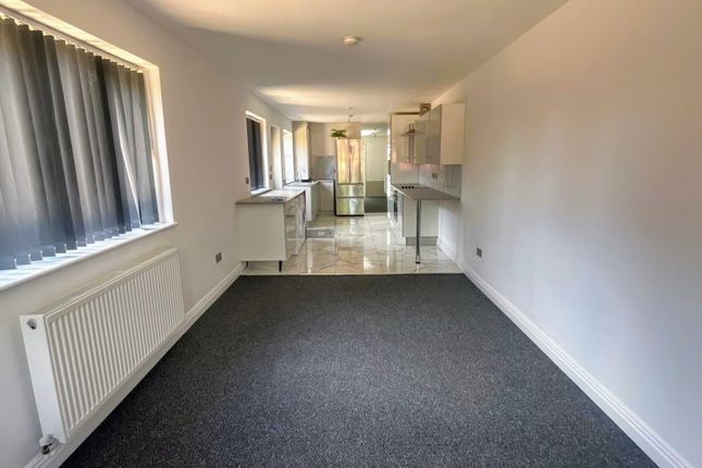 30A, Clinton Street, WORKSOP photo 3