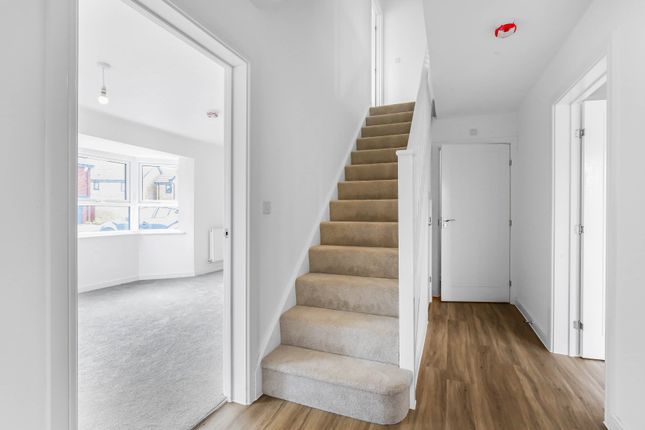3-bed semi-detached on Yealm Close, Chellaston, £1,445/mo