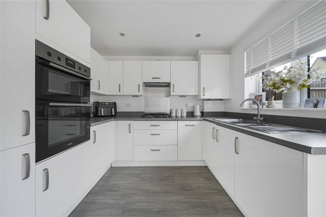 3, Gregory Close, Ebbsfleet Valley photo 4