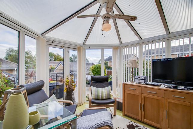 15, Leith Court, Thornhill, Dewsbury photo 4