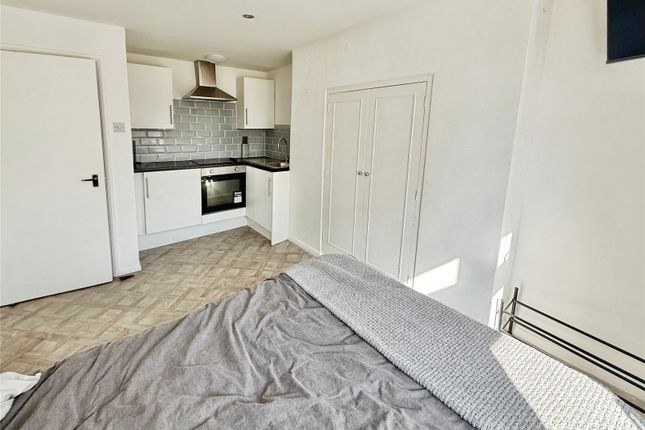 Flat 9, 10, Oriental Place, East Sussex photo 2