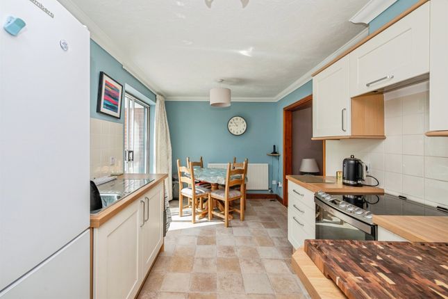 6, Howard Way, Norwich photo 3