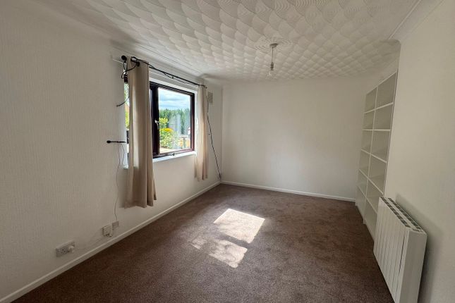 21, Launditch Crescent, Downham Market photo 2