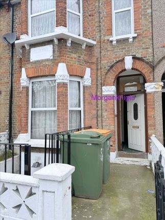 Thumbnail Room to rent in Carlyle Road, Manor Park