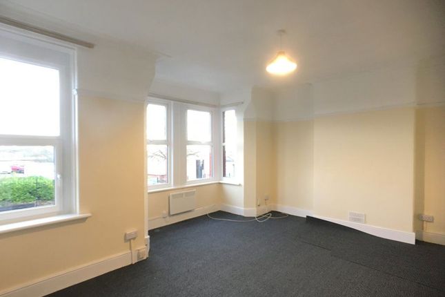 28b, Broad Street, Barry photo 2