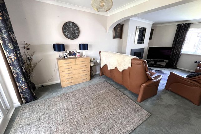 34, Glenview Avenue, Pembrokeshire photo 3