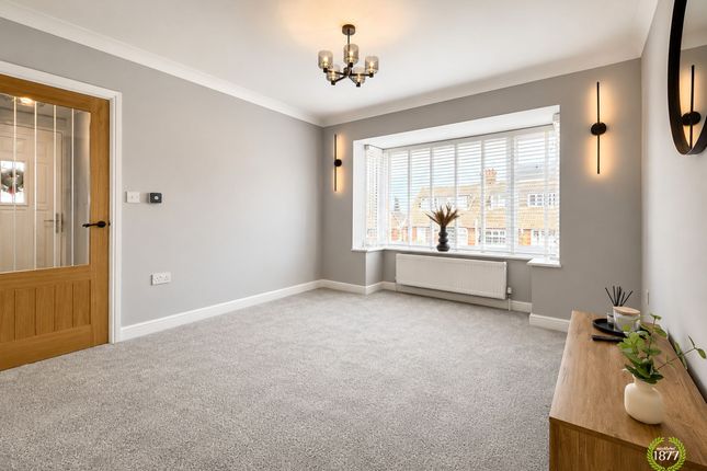 24 Brantwood Avenue, Blackburn photo 2