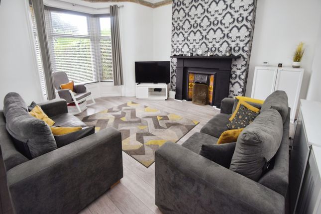 19, Pearson Lane, Bradford photo 2