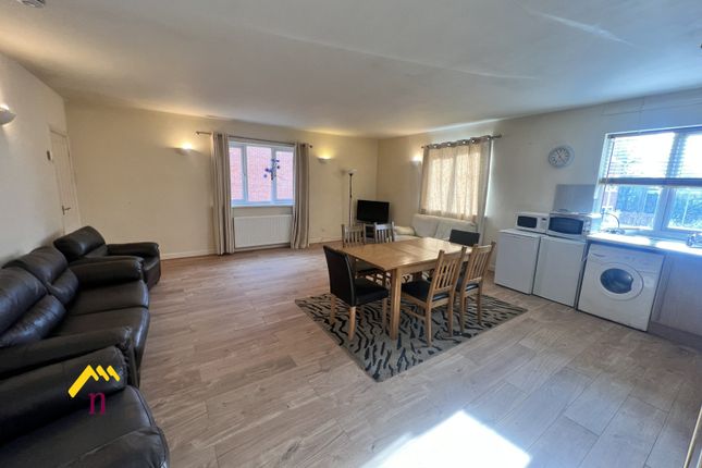 8a, Church Street, Thorne photo 2