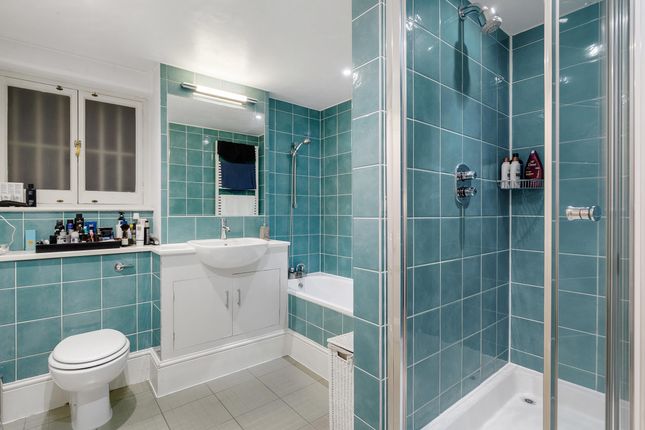 Flat for sale in Gloucester Road, London