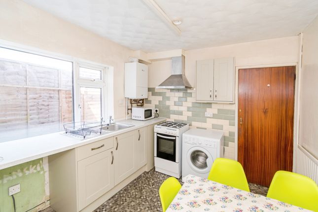 37, Langhorn Road, Hampshire photo 3