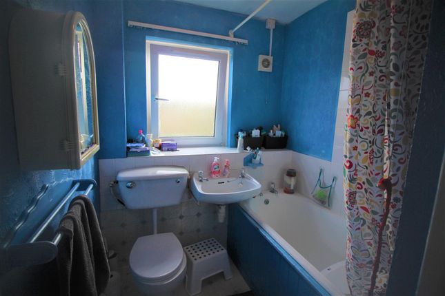 72, Abercrombie Gardens, Southampton photo 3