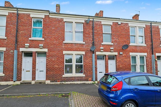 1-bed flat on 31 Canterbbury Street, Newcastle upon Tyne, £25,000