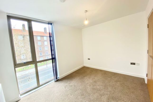 9 Portway House, Old Kent Road, London photo 4