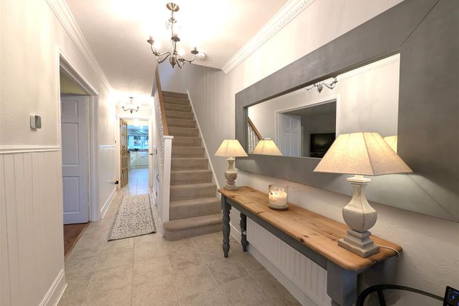 6, Greenside Court, Darlington photo 2