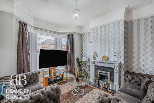 348 Green Lane, Seven Kings photo 3