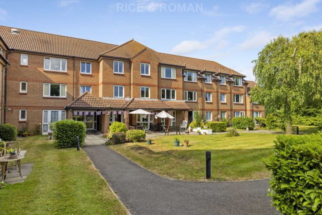 Flat for sale in Winterbourne Court, Bracknell