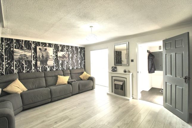 7, Elizabeth Way, Sandy photo 2