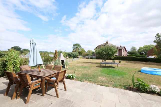 8 Old Orchard Close, Lydlinch, Sturminster Newton photo 2