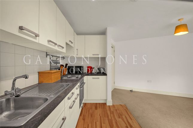 39, 6 Salamanca Place, London photo 4