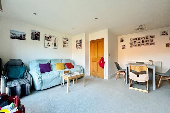 31, Green Lane, Leeds photo 2